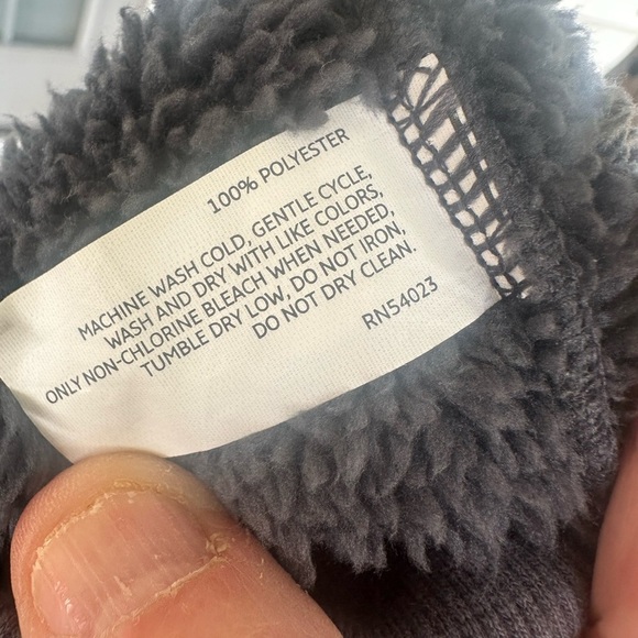 Old Navy Gray Fleece Vest - Picture 4 of 5